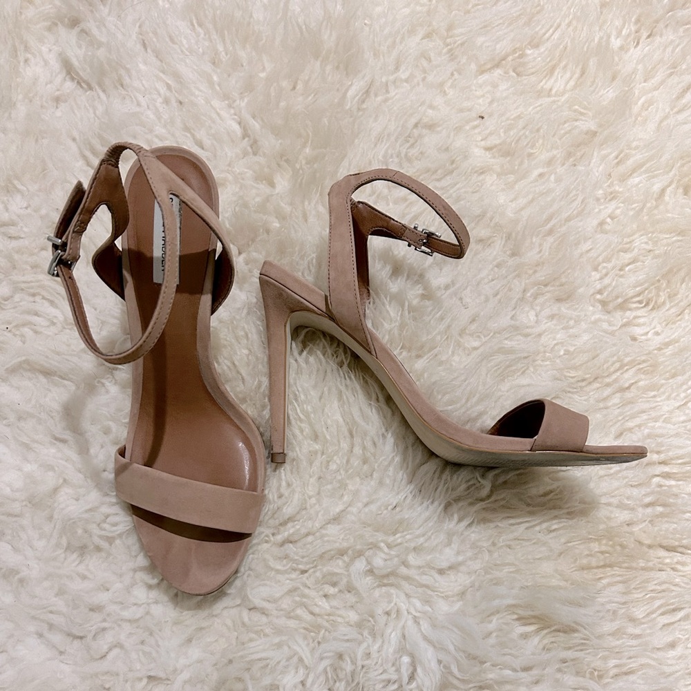 Classic Soft Leather Nude Heel by Steve Madden